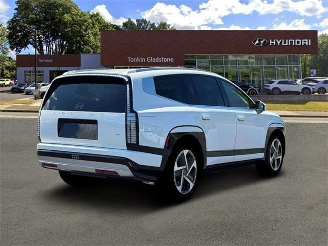 2026 Hyundai Ioniq 9 Performance Limited - Image 6