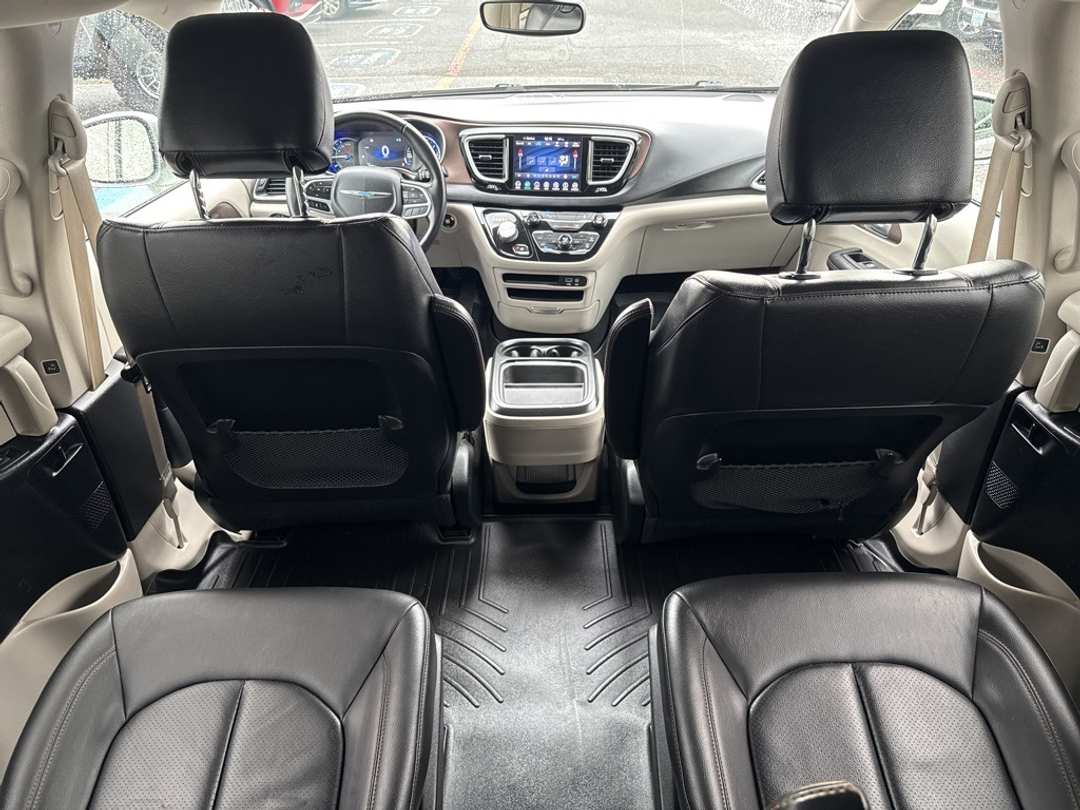 2018 Chrysler Pacifica Touring L - Image 25