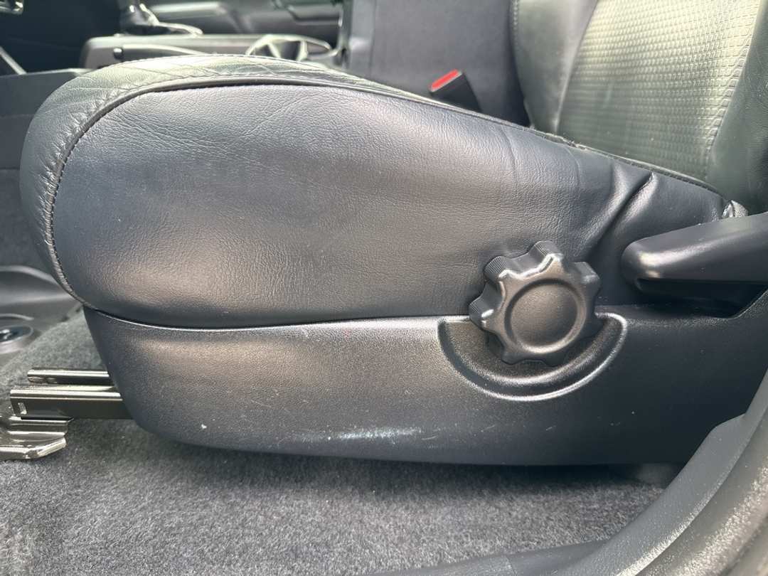 2019 Toyota Tacoma TRD OffRoad - Image 11