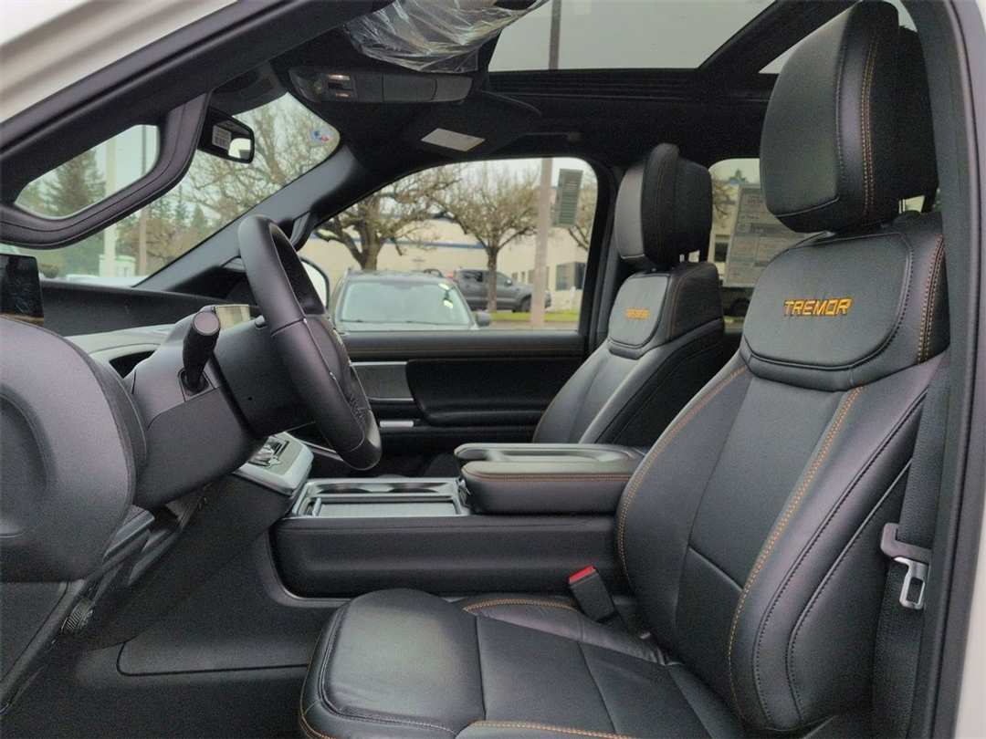 2026 Ford Expedition Tremor - Image 13