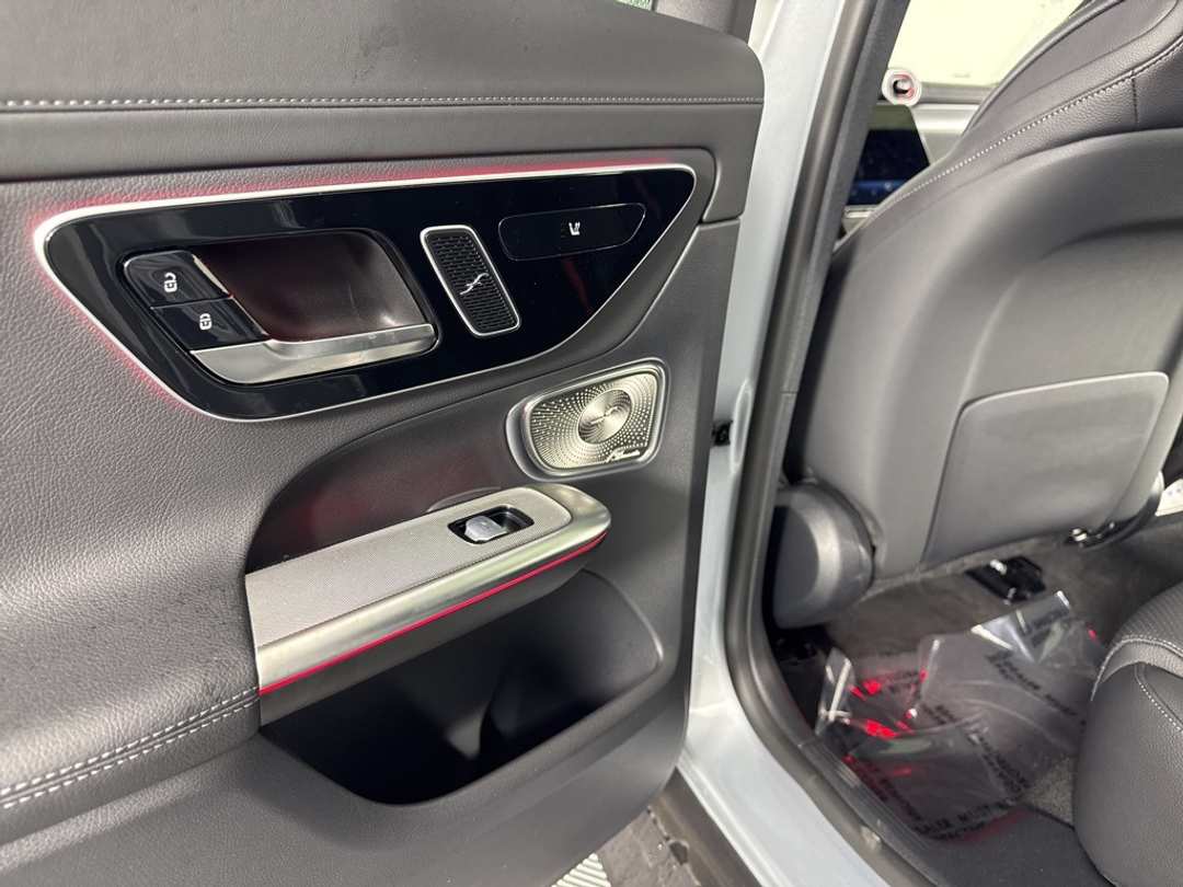 2025 Mercedes-Benz GLC GLC 350e - Image 15