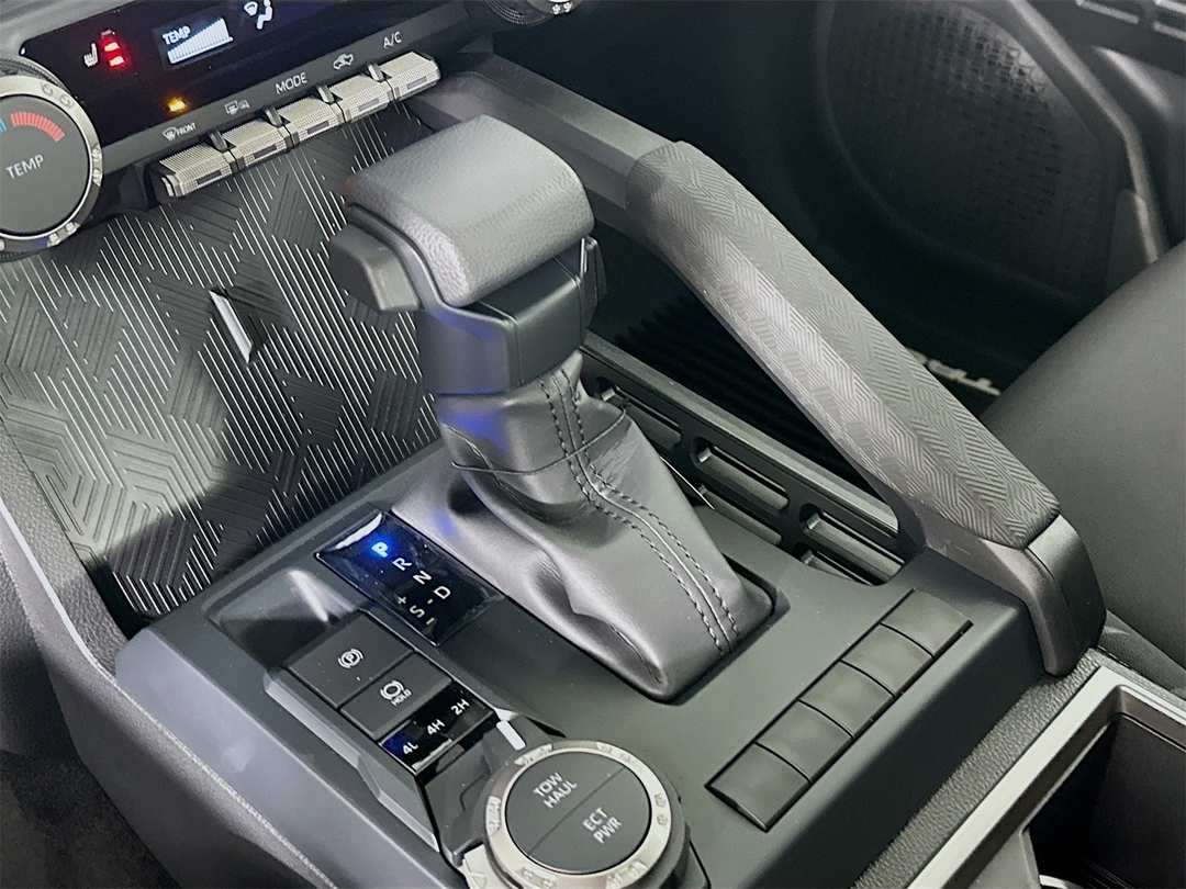 2025 Toyota Tacoma SR5 - Image 17