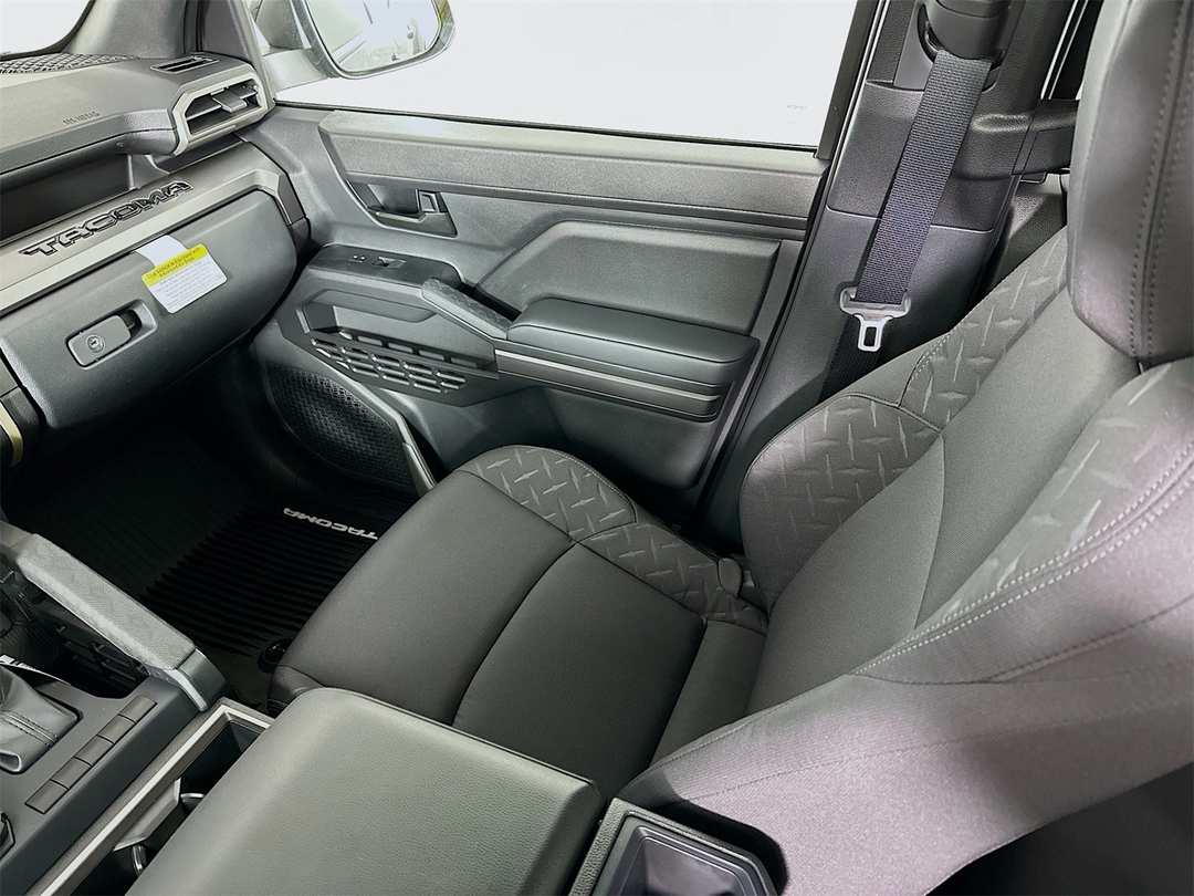 2025 Toyota Tacoma SR5 - Image 23