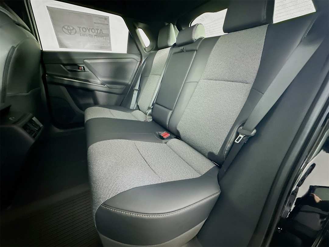 2026 Toyota Bz XLE Plus - Image 24