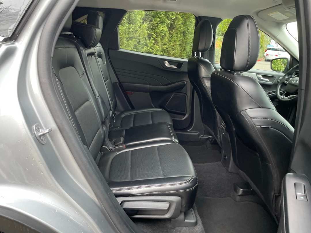 2024 Ford Escape Platinum - Image 21