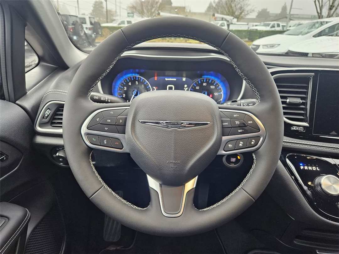 2026 Chrysler Pacifica Select - Image 15