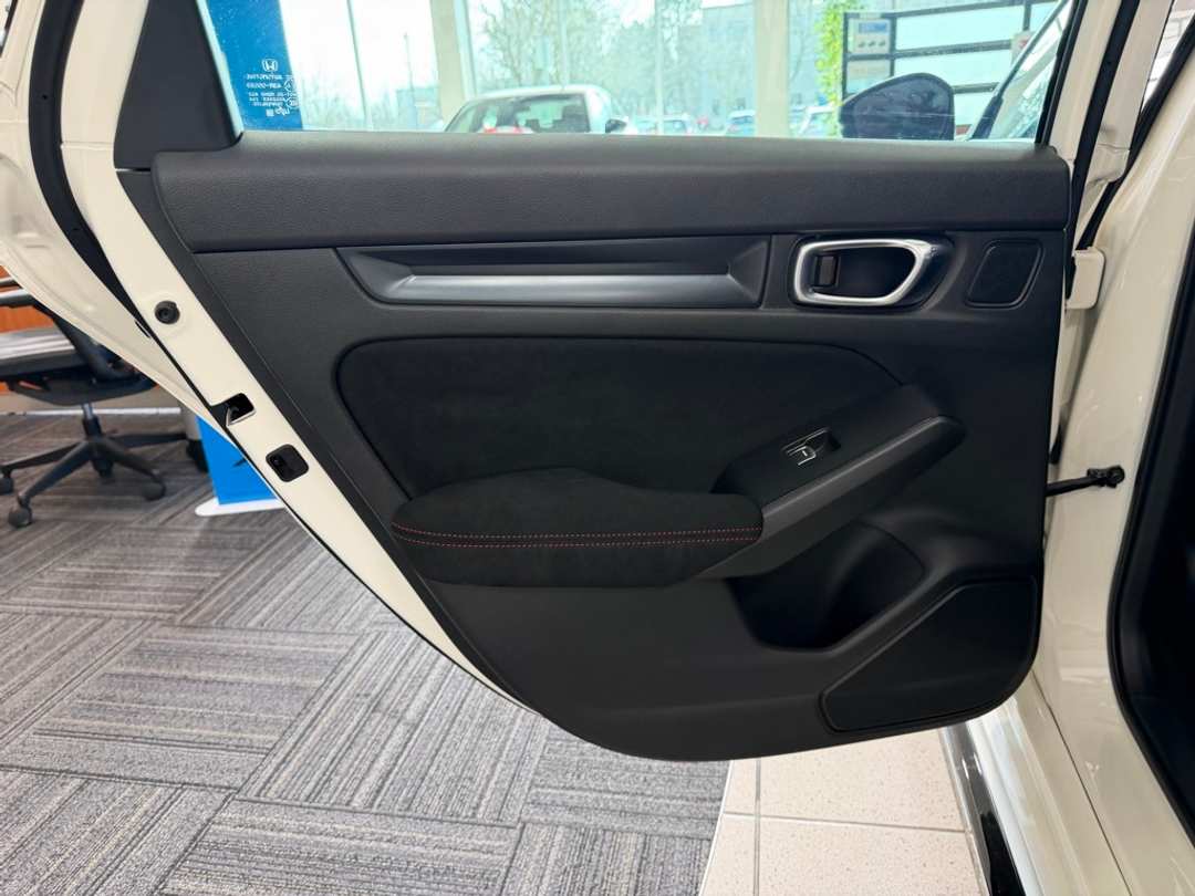 2024 Honda Civic Type R - Image 27