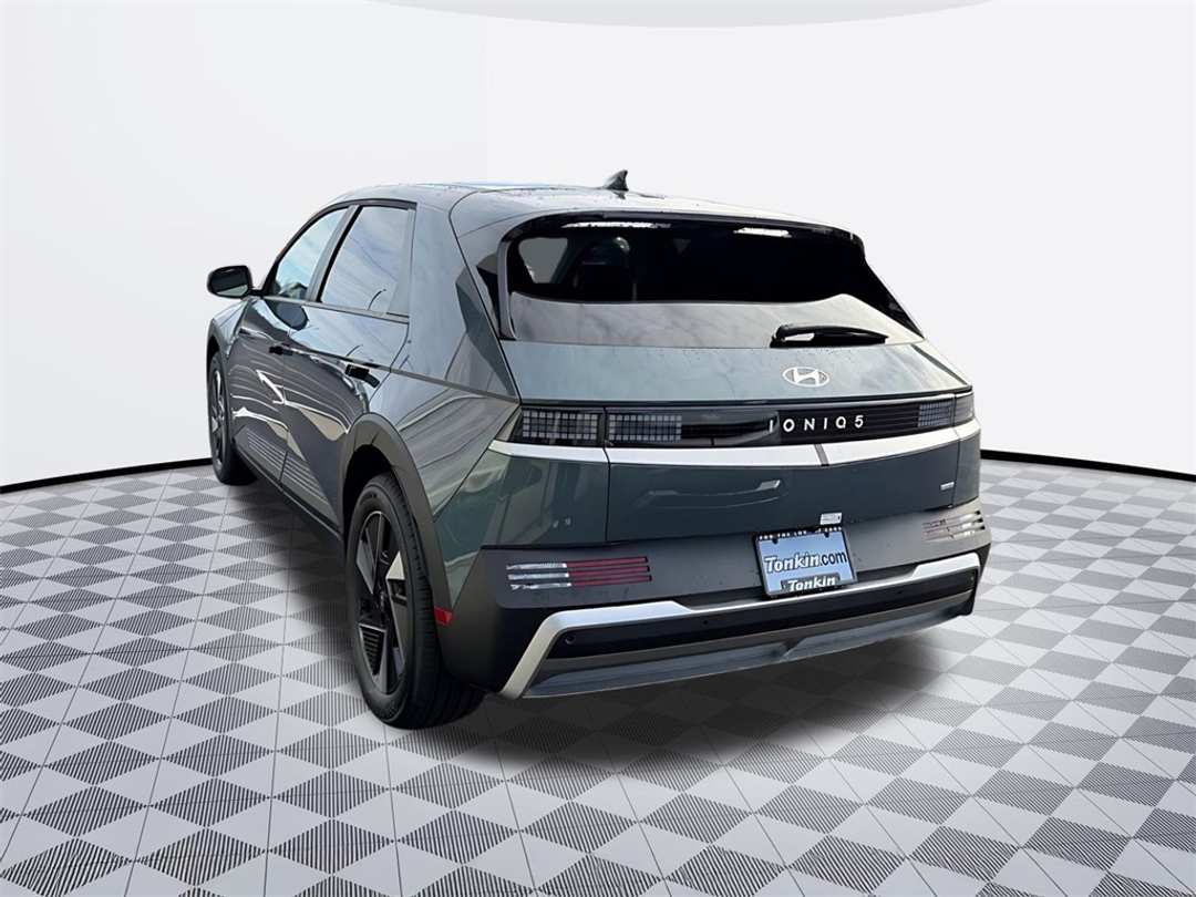 2026 Hyundai Ioniq 5 SEL - Image 5