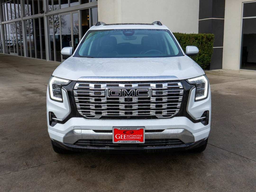 2026 GMC Terrain Denali - Image 2