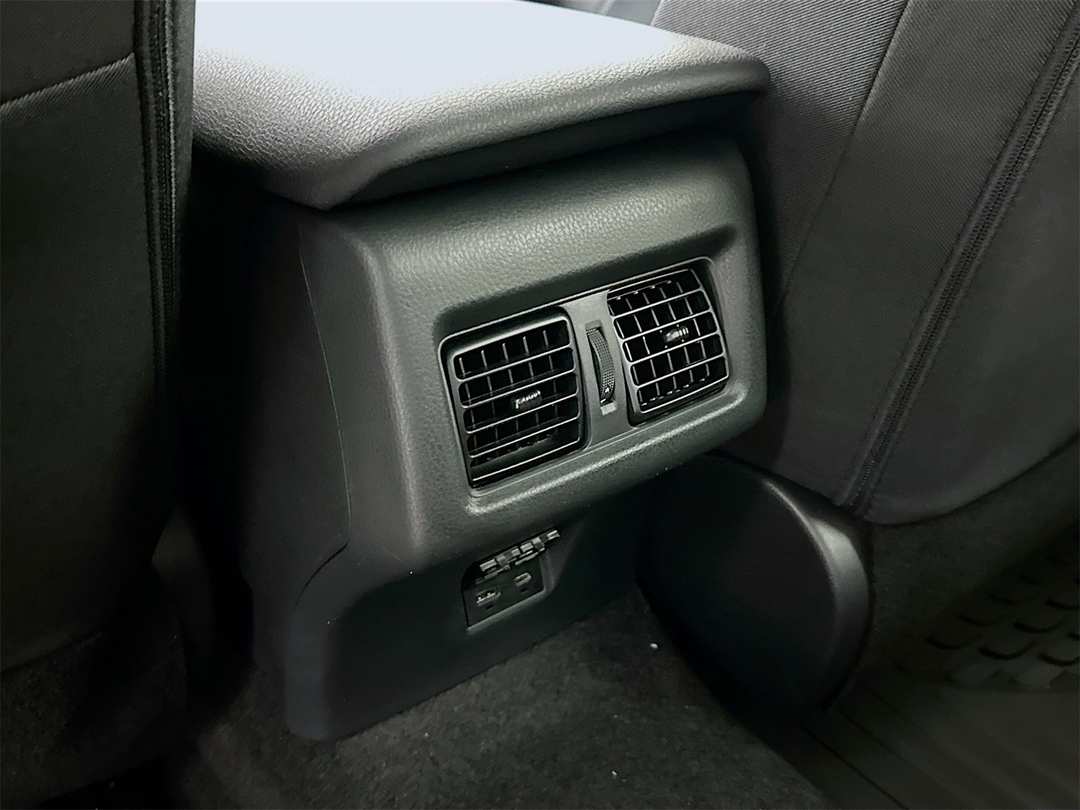 2026 Toyota Camry LE - Image 25