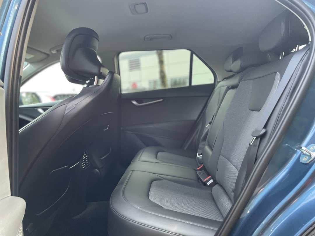 2025 Kia Niro EX - Image 18