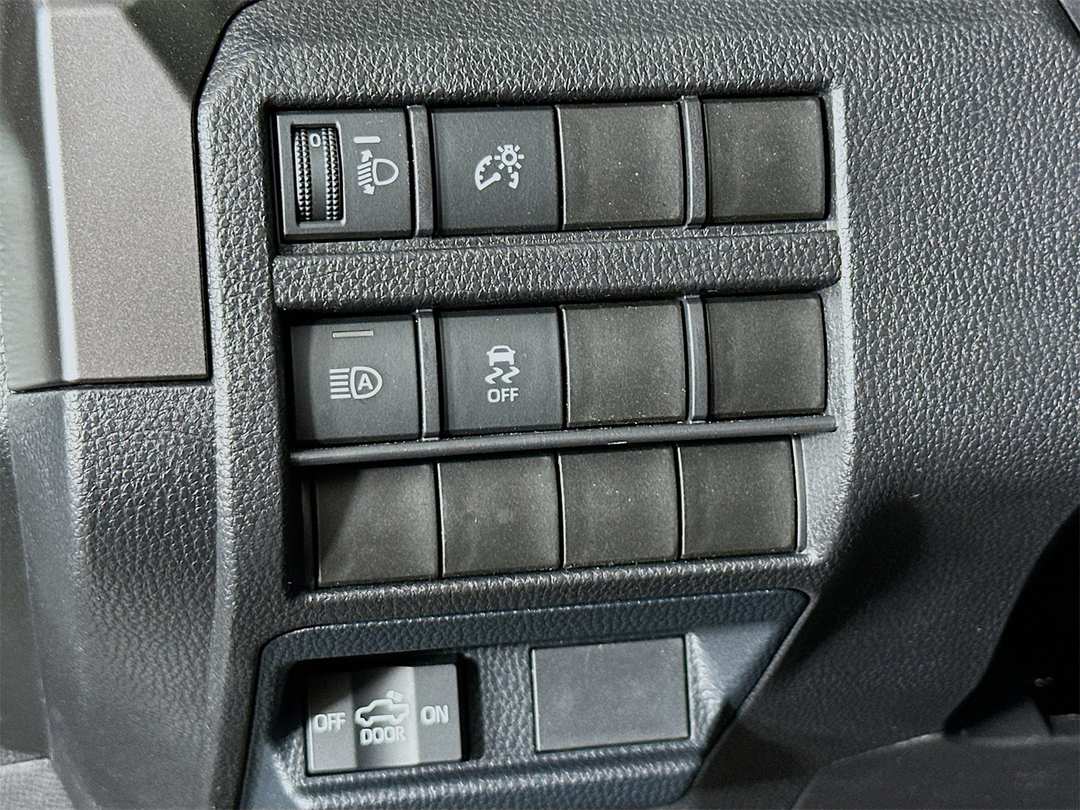 2025 Toyota Tacoma SR5 - Image 10