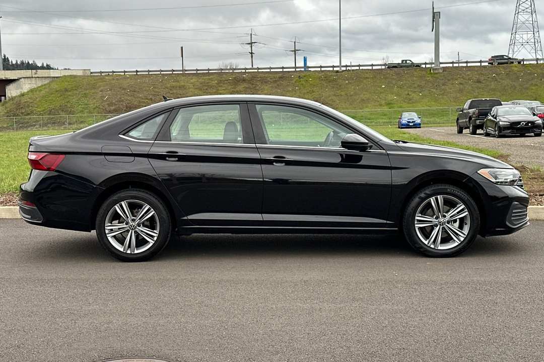 2024 Volkswagen Jetta 1.5T SE - Image 2