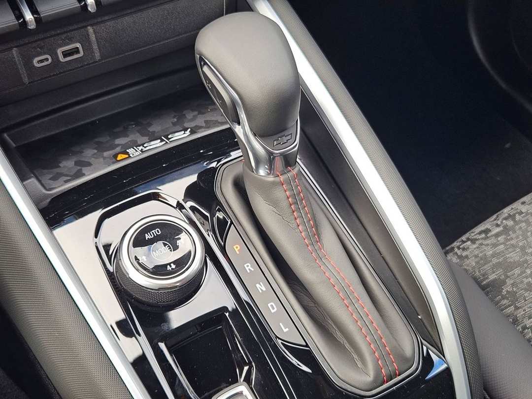 2026 Chevrolet Colorado Z71 - Image 18