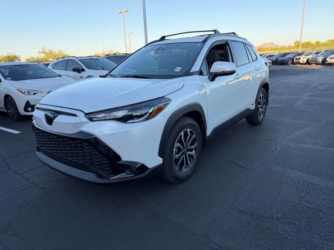 2024 Toyota Corolla Cross Hybrid SE - Image 3