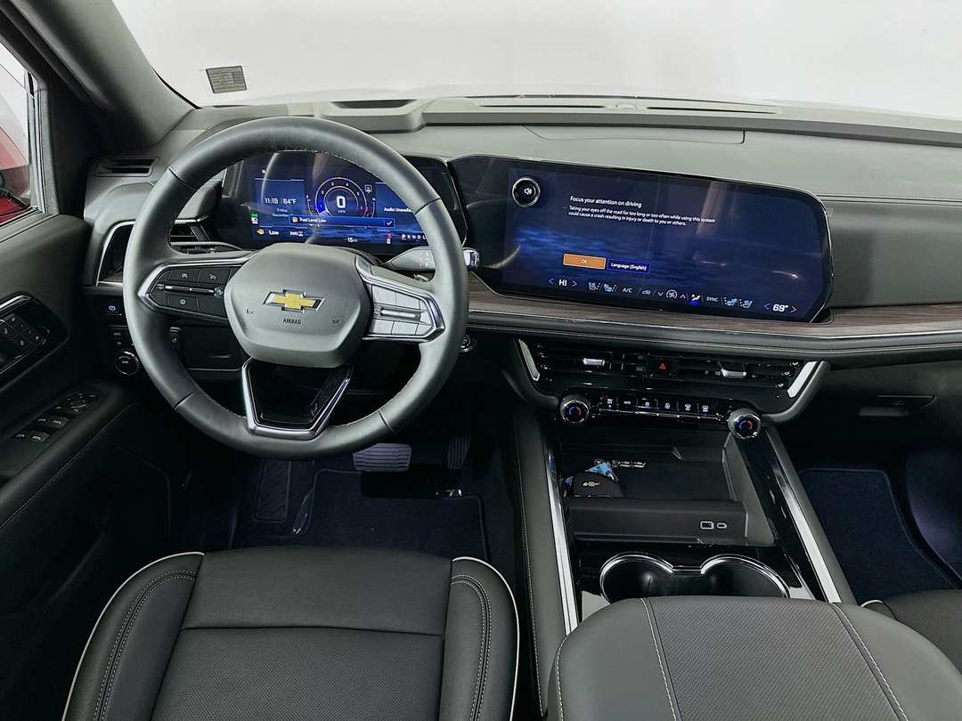 2025 Chevrolet Suburban Premier - Image 24