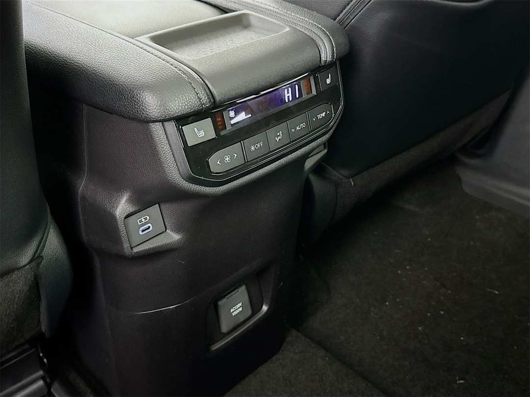 2026 Toyota Grand Highlander Limited - Image 27