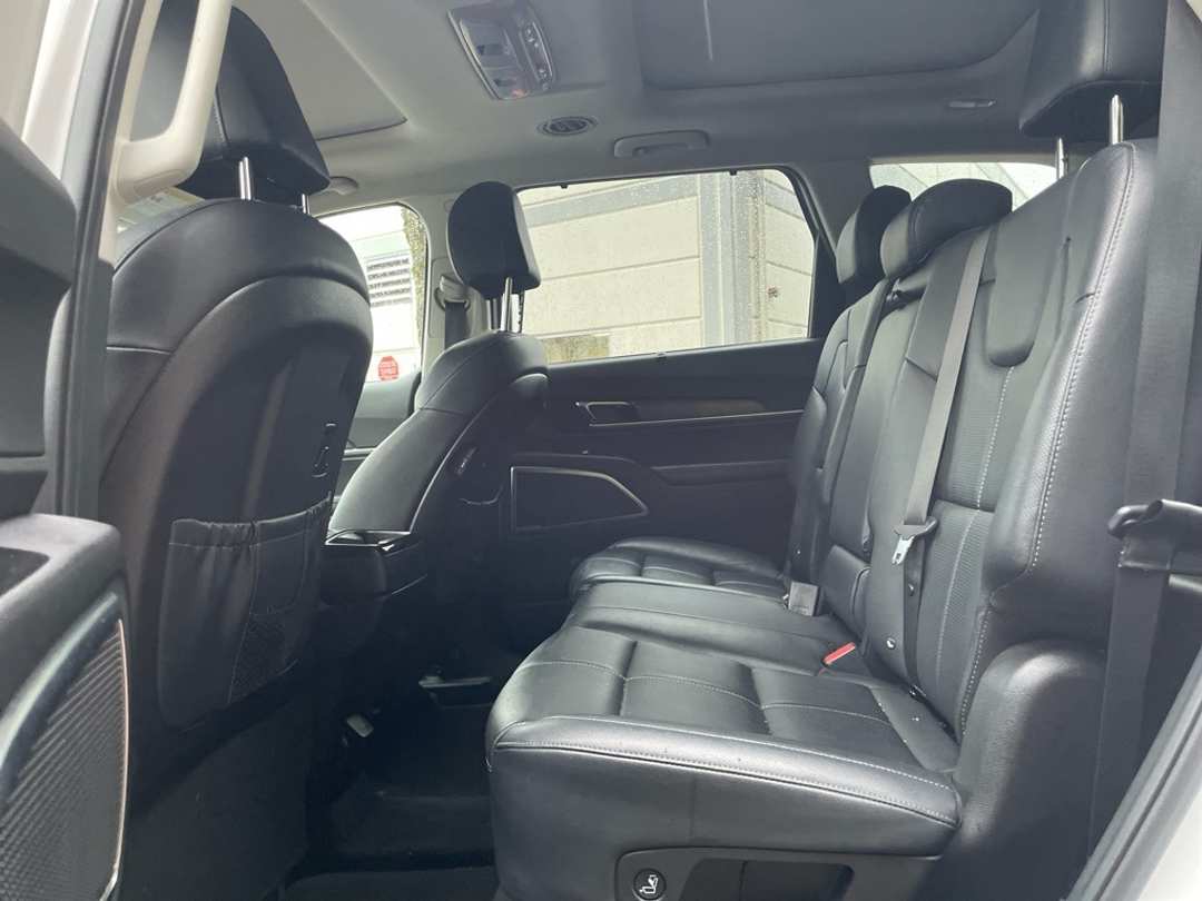 2022 Kia Telluride SX - Image 17