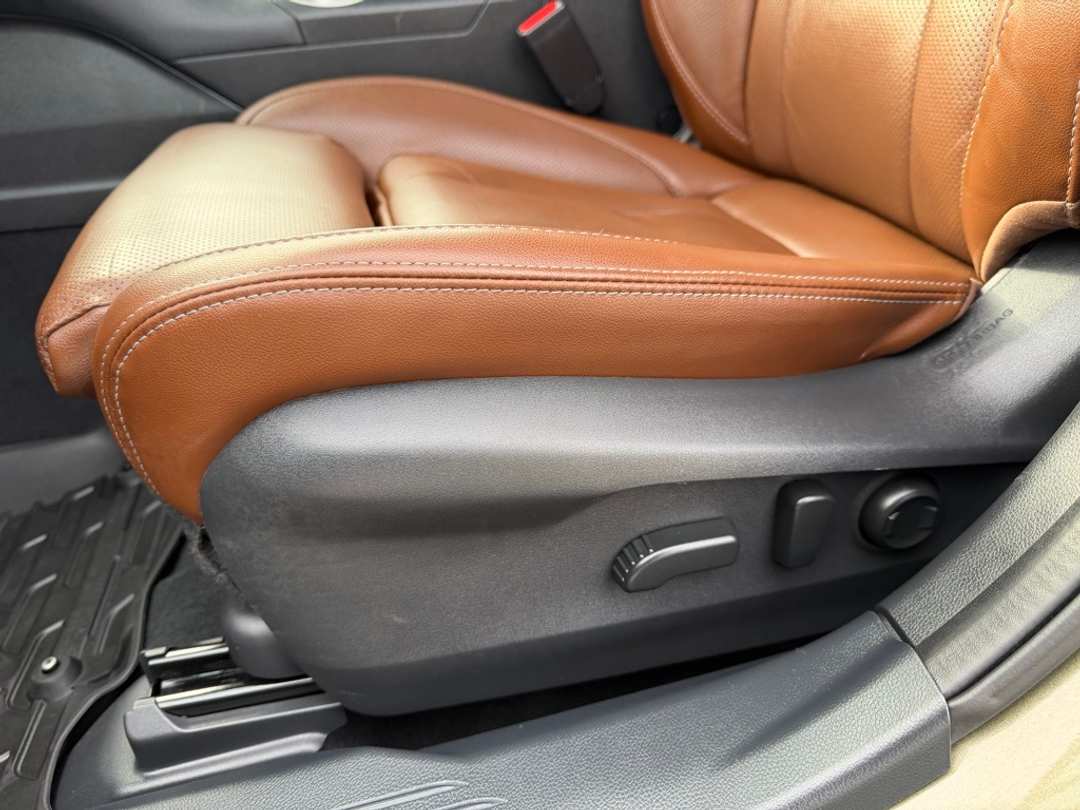 2022 Subaru Outback Touring - Image 16