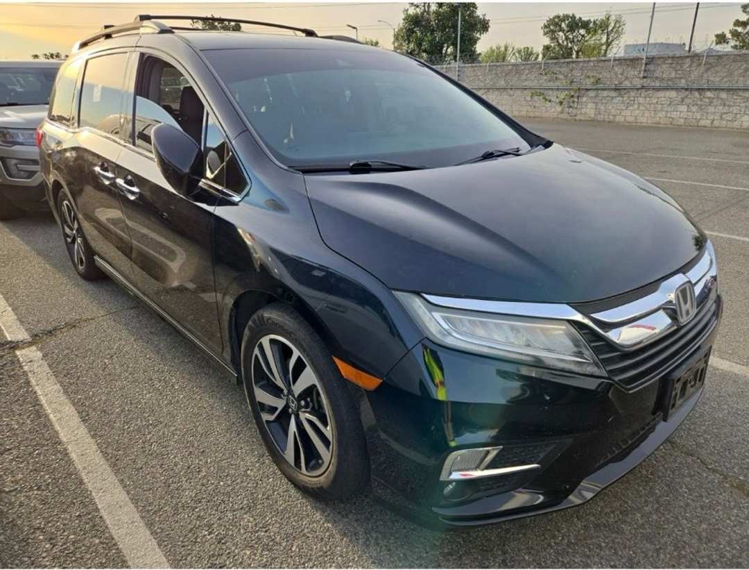2019 Honda Odyssey Elite - Image 2