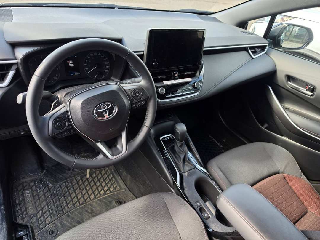 2025 Toyota Corolla L - Image 3