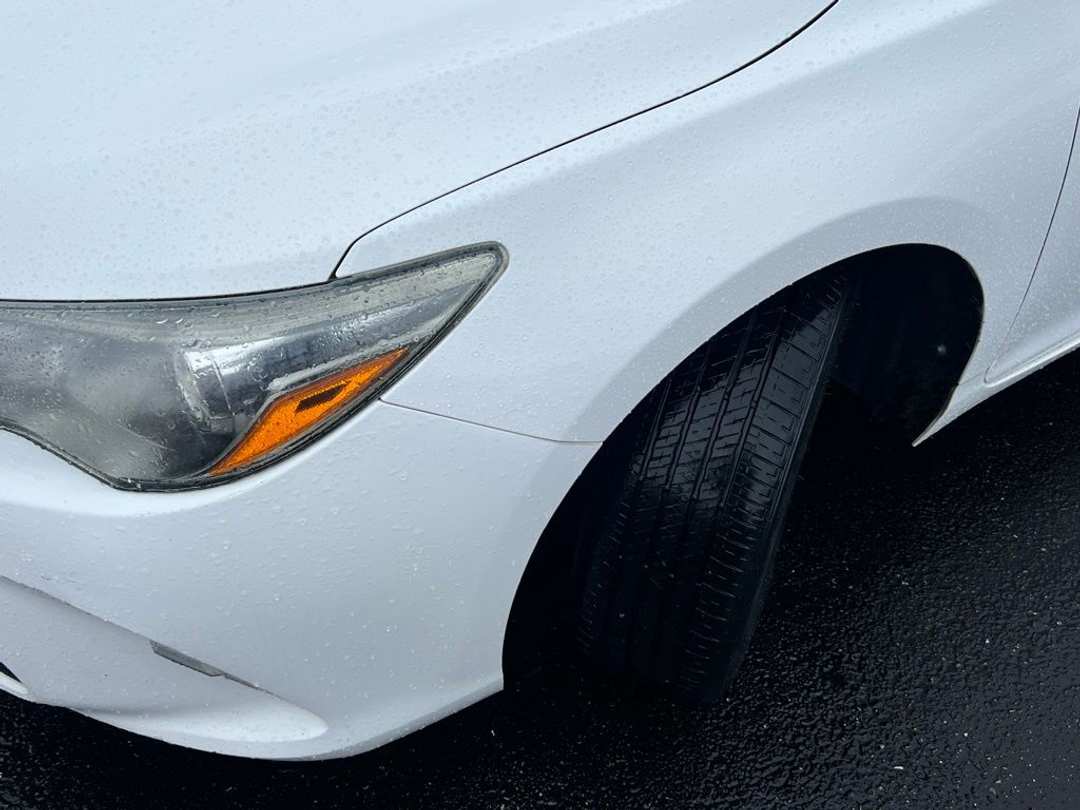 2015 Toyota Camry SE - Image 3