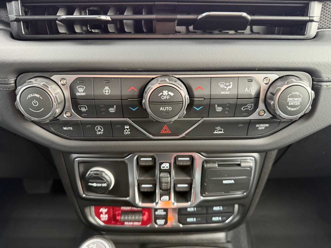 2026 Jeep Wrangler Rubicon - Image 23