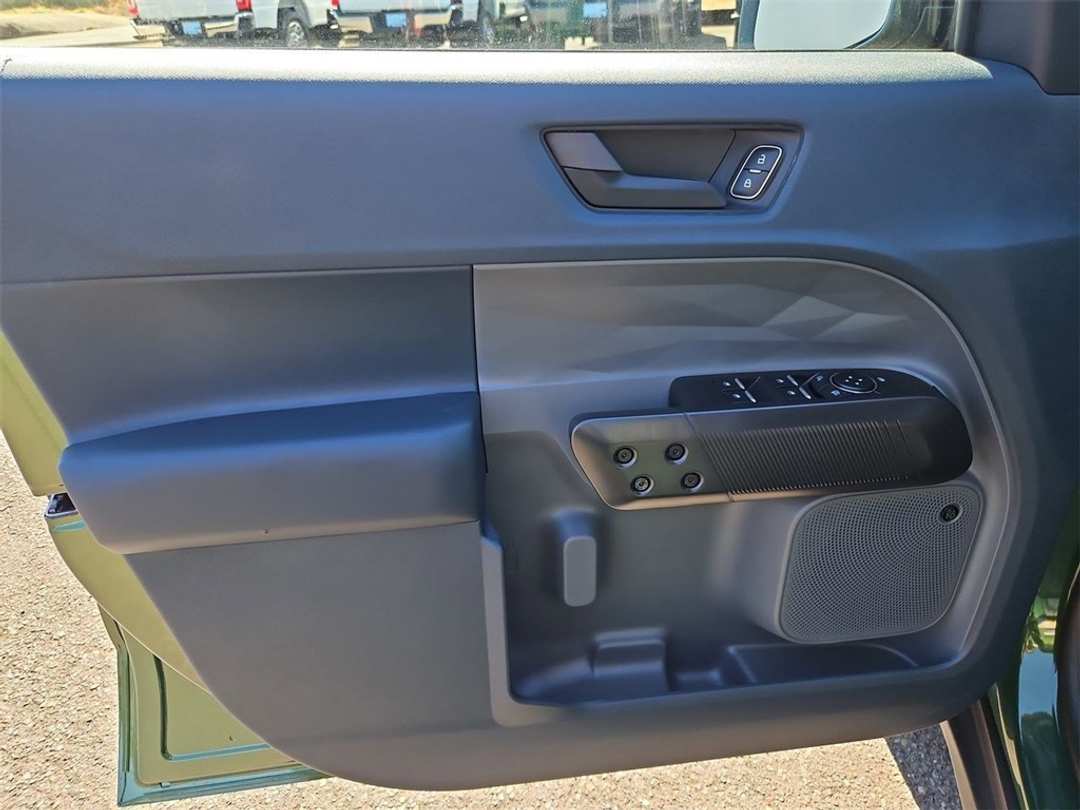 2025 Ford Maverick Lariat - Image 9