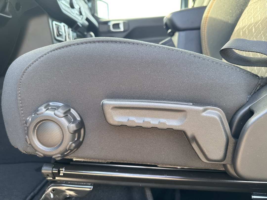 2026 Jeep Gladiator Mojave - Image 13