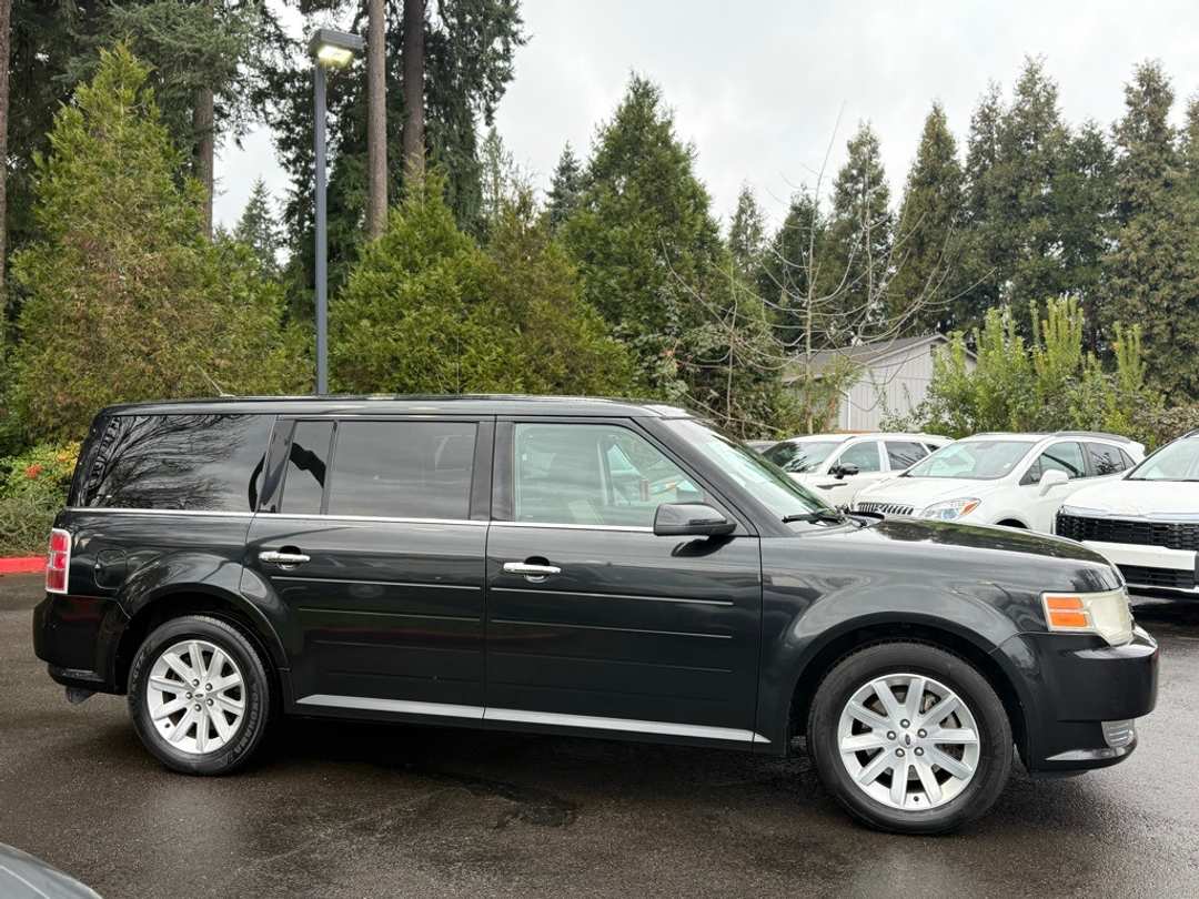 2011 Ford Flex SEL - Image 19