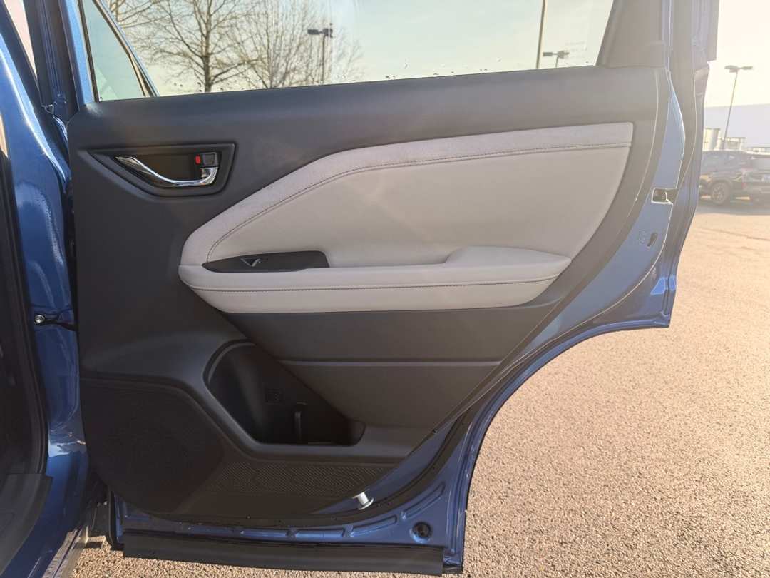 2026 Subaru Forester Limited - Image 21