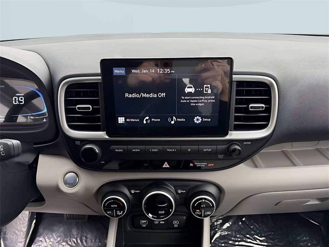 2025 Hyundai Venue SEL - Image 20