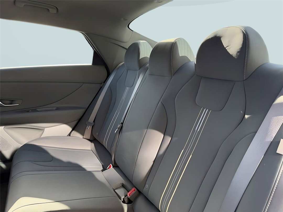 2026 Hyundai Elantra SEL Sport - Image 27