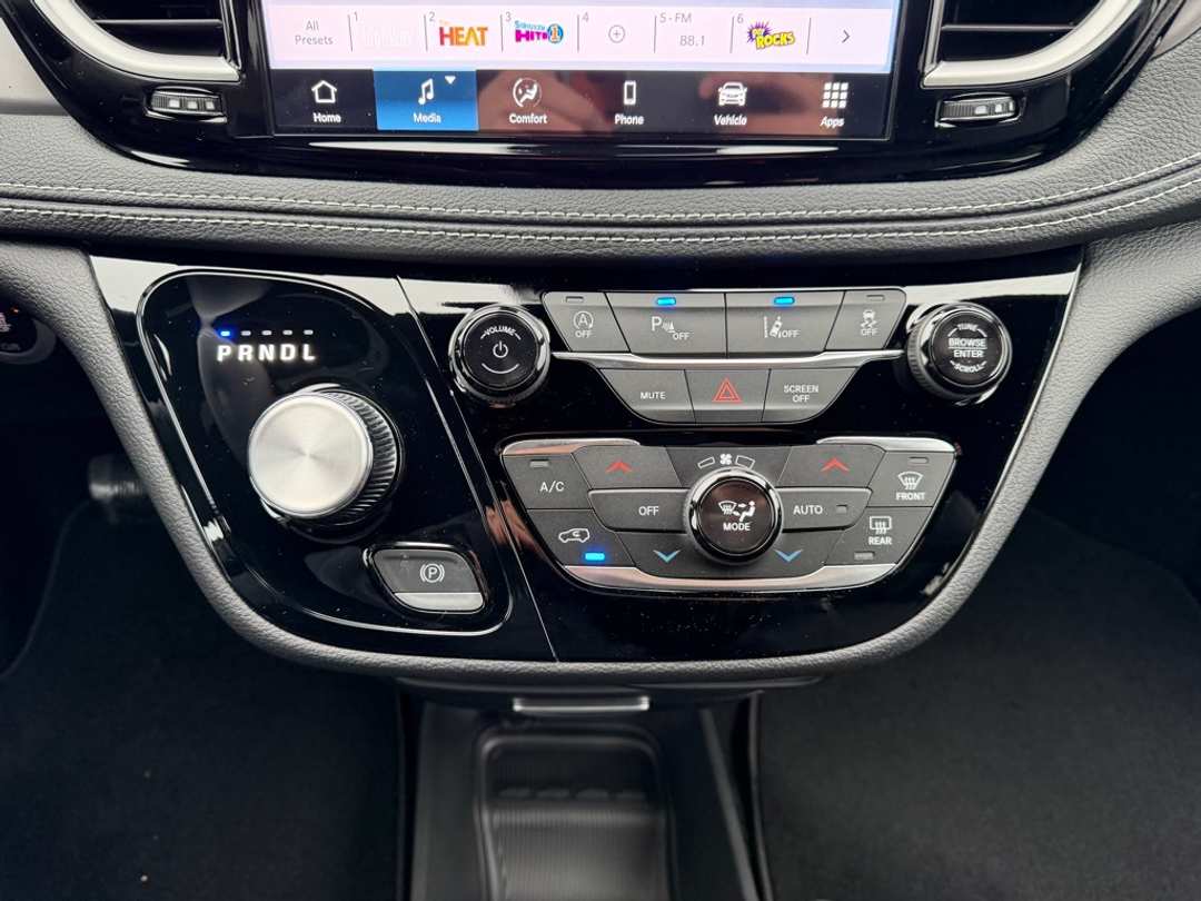 2026 Chrysler Pacifica Select - Image 23