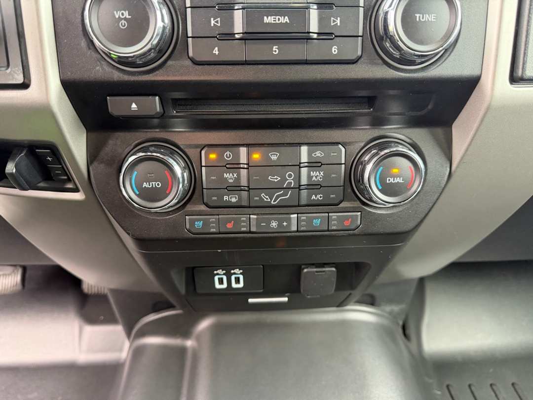 2017 Ford F-250Sd Lariat - Image 24