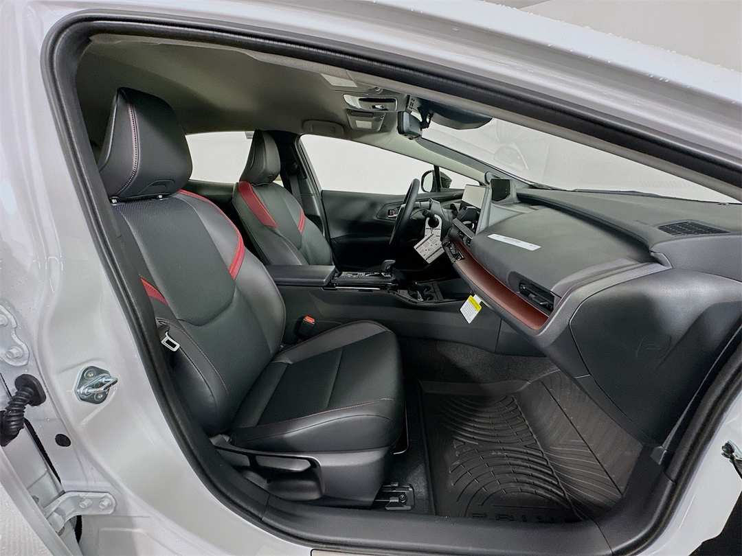 2026 Toyota Prius XSE Premium - Image 29