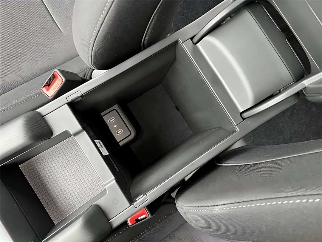 2025 Hyundai Ioniq 6 SE - Image 23