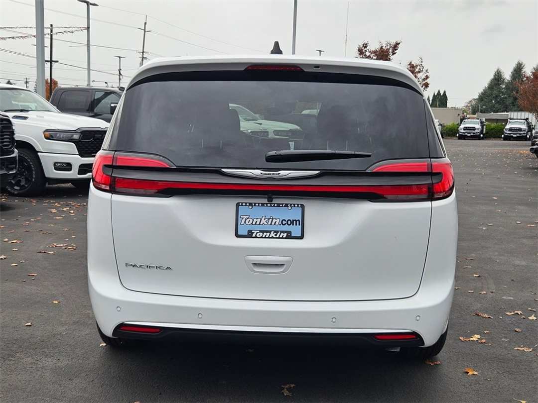 2026 Chrysler Pacifica Select - Image 5