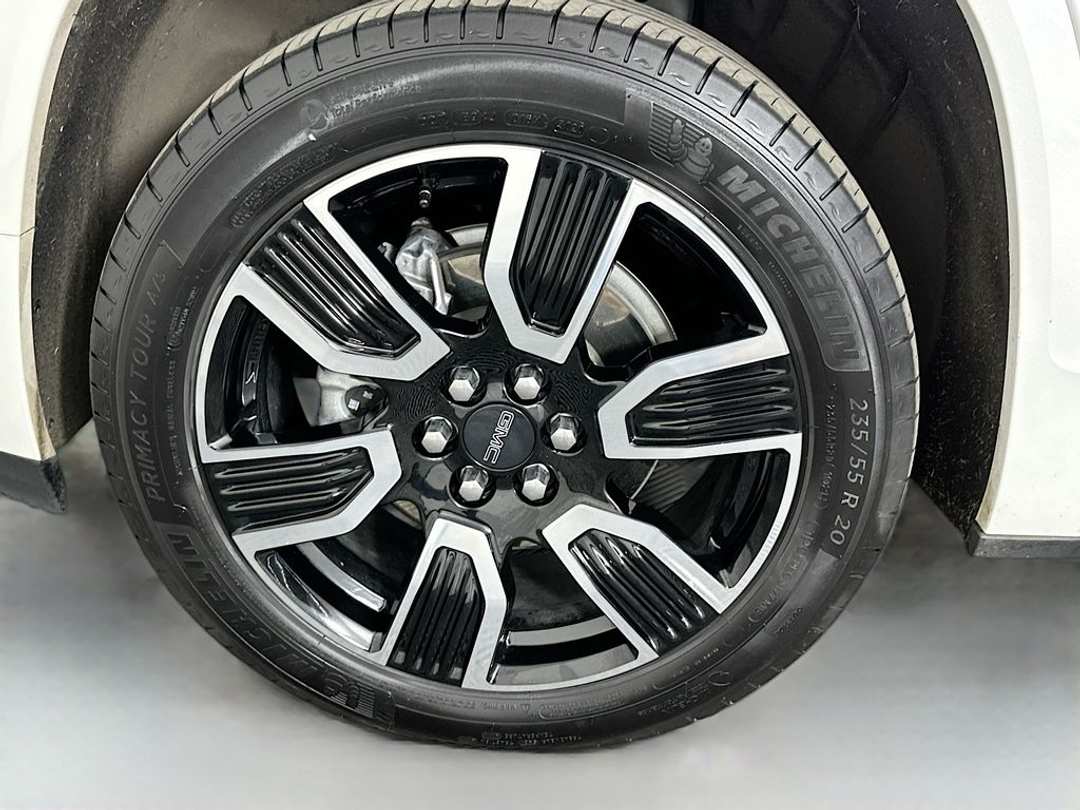 2021 GMC Acadia Denali - Image 35