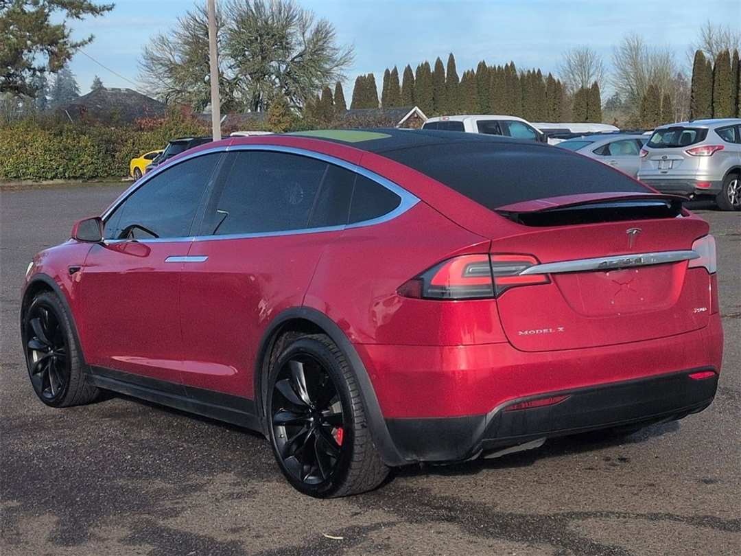 2016 Tesla Model X 90D - Image 3