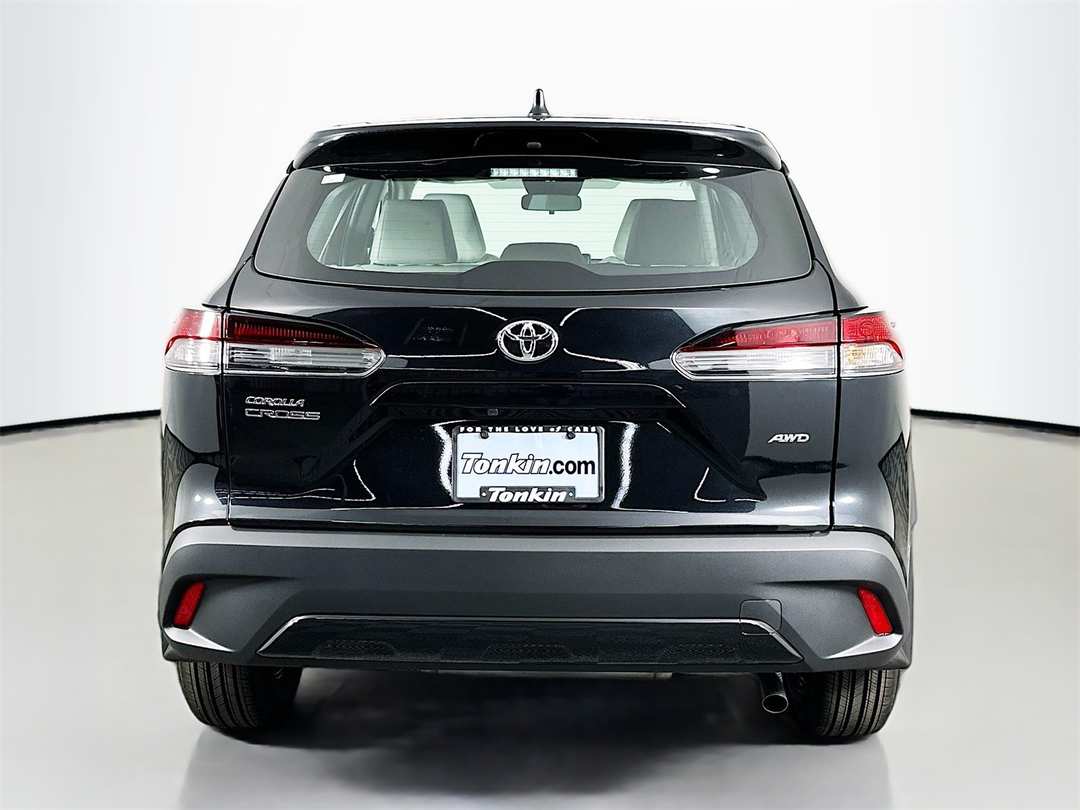 2026 Toyota Corolla Cross L - Image 6