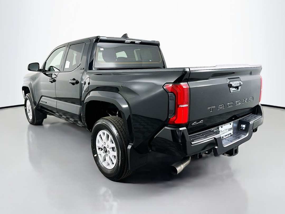 2025 Toyota Tacoma SR5 - Image 5