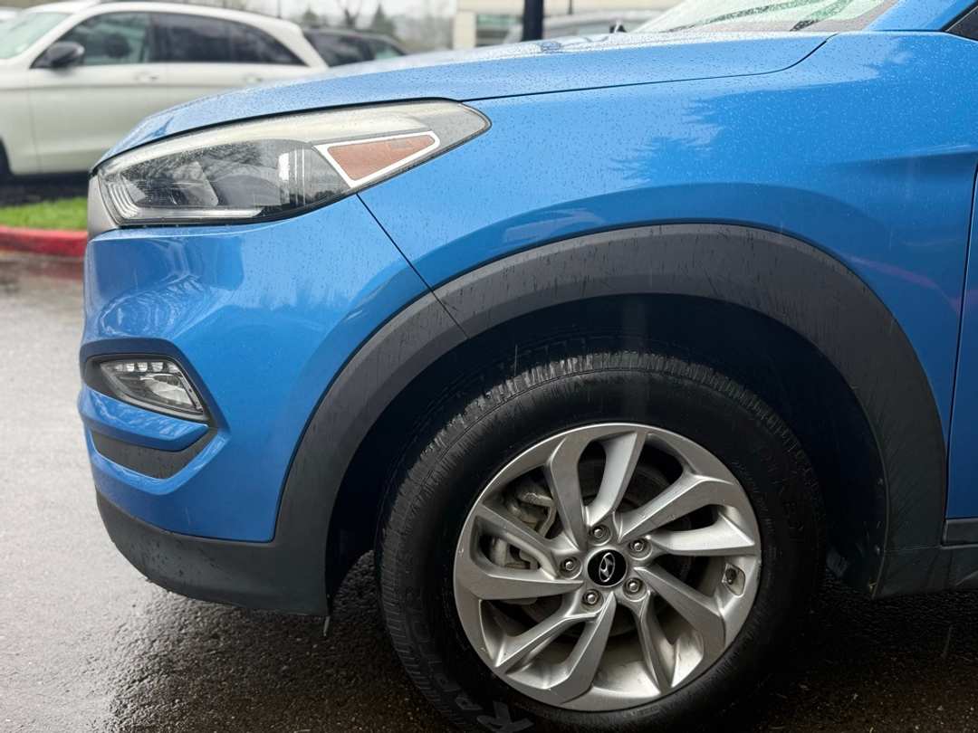 2016 Hyundai Tucson SE - Image 6