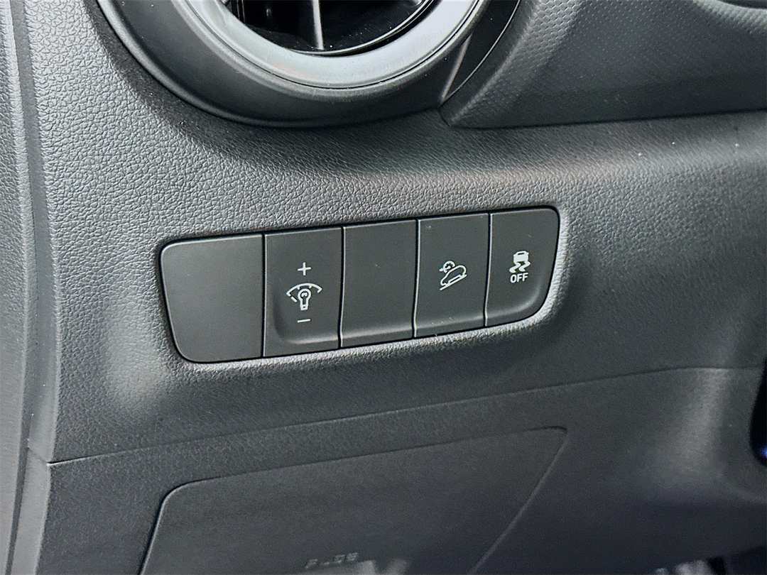 2023 Hyundai Kona Limited - Image 10