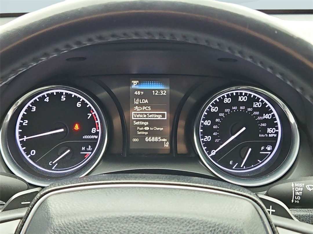 2020 Toyota Camry SE - Image 15