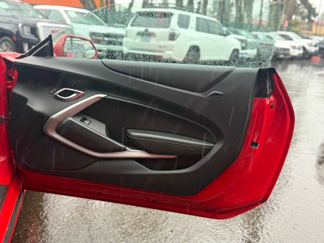 2017 Chevrolet Camaro 1LT - Image 17