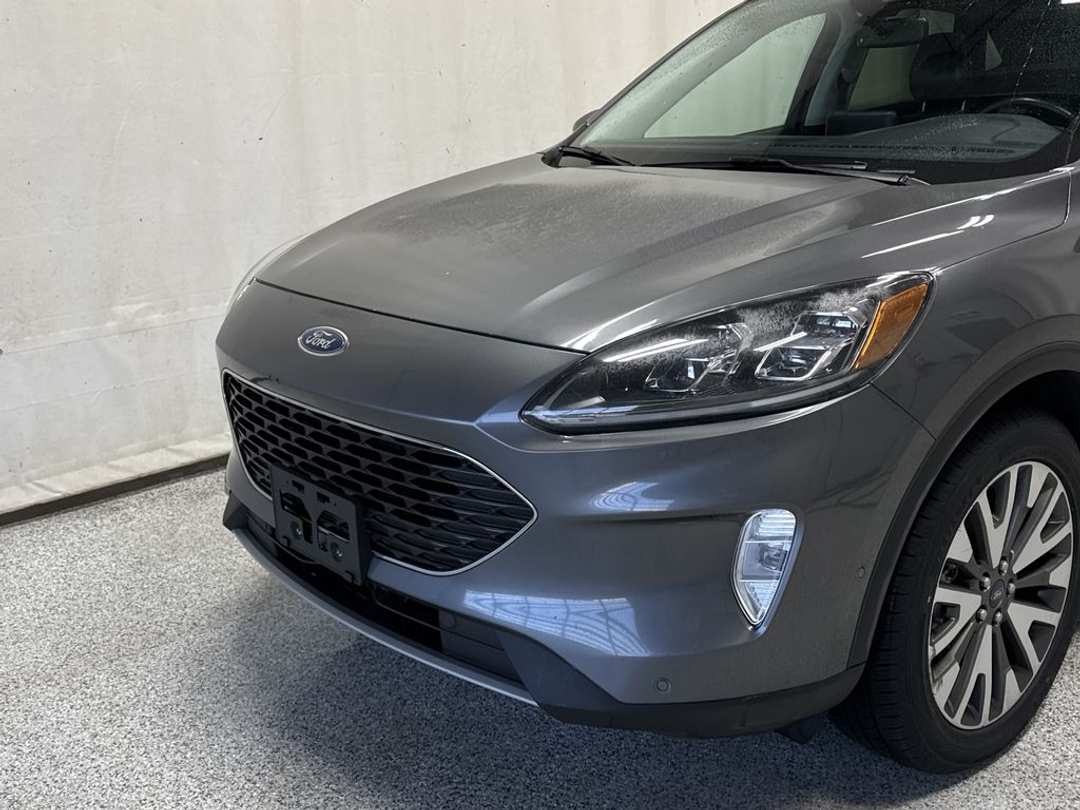 2021 Ford Escape Titanium - Image 3