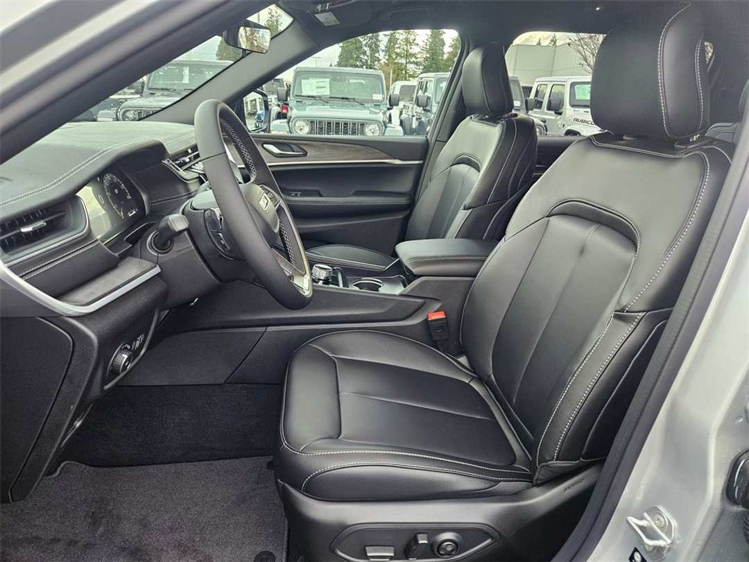 2025 Jeep Grand Cherokee L Limited - Image 14