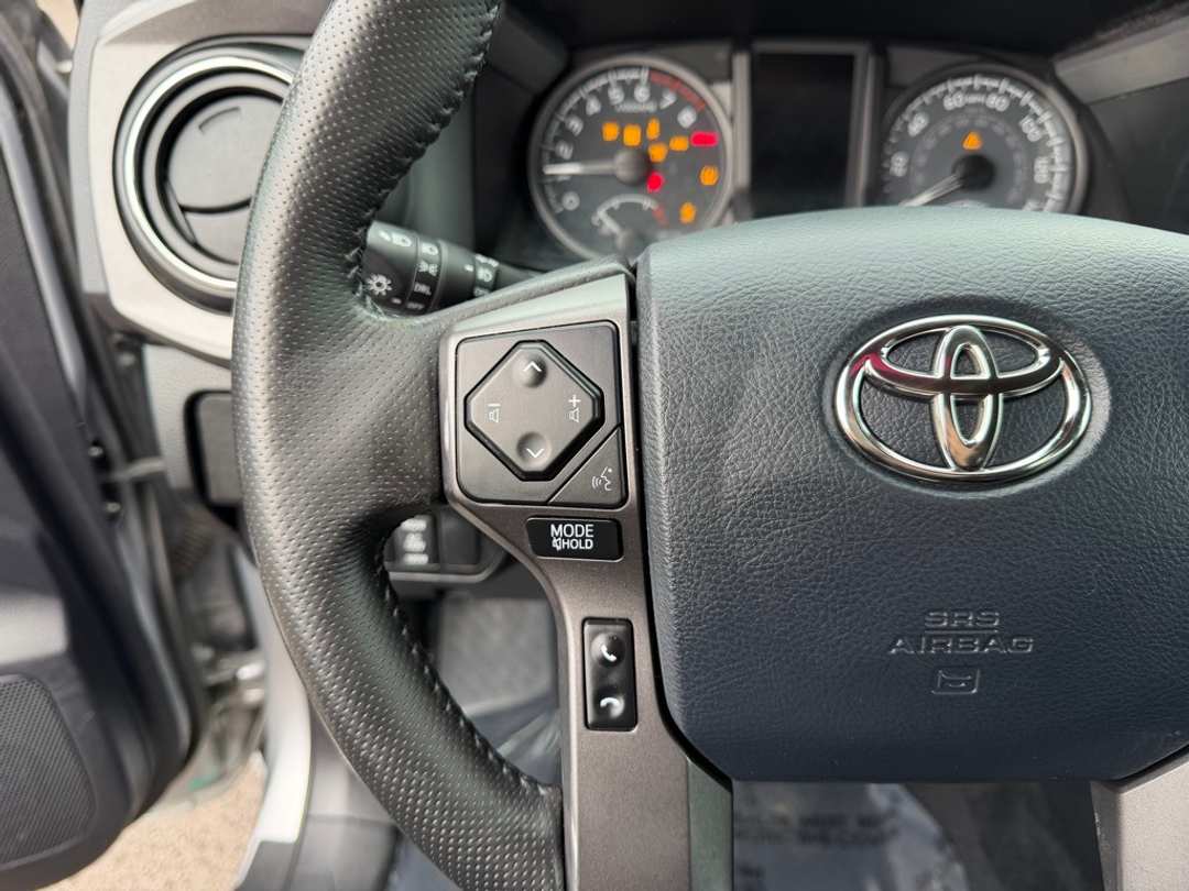 2020 Toyota Tacoma TRD Sport - Image 17