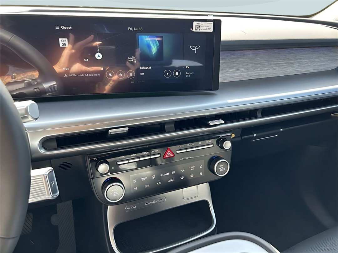 2026 Hyundai Ioniq 9 SEL - Image 17